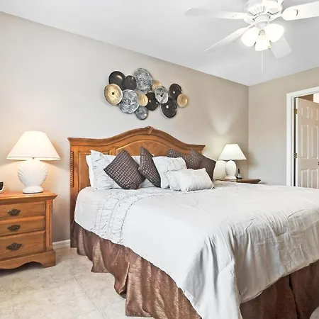 4 Bedrooms Pool Home Highlands Reserve